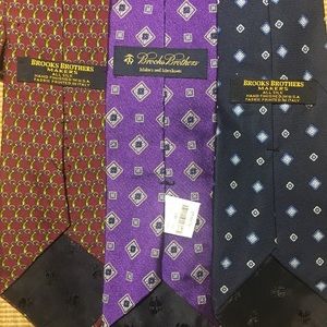 Lot of 3 Brooks Brothers designer men’s ties.